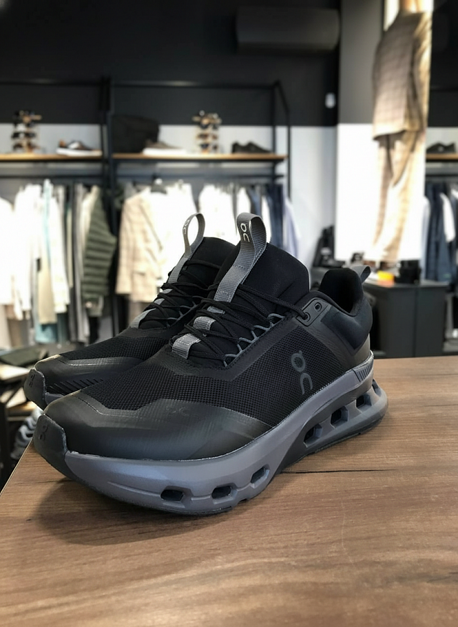 Кроссовки черные KRS69